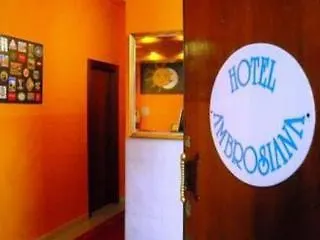 ホテル Ambrosiana